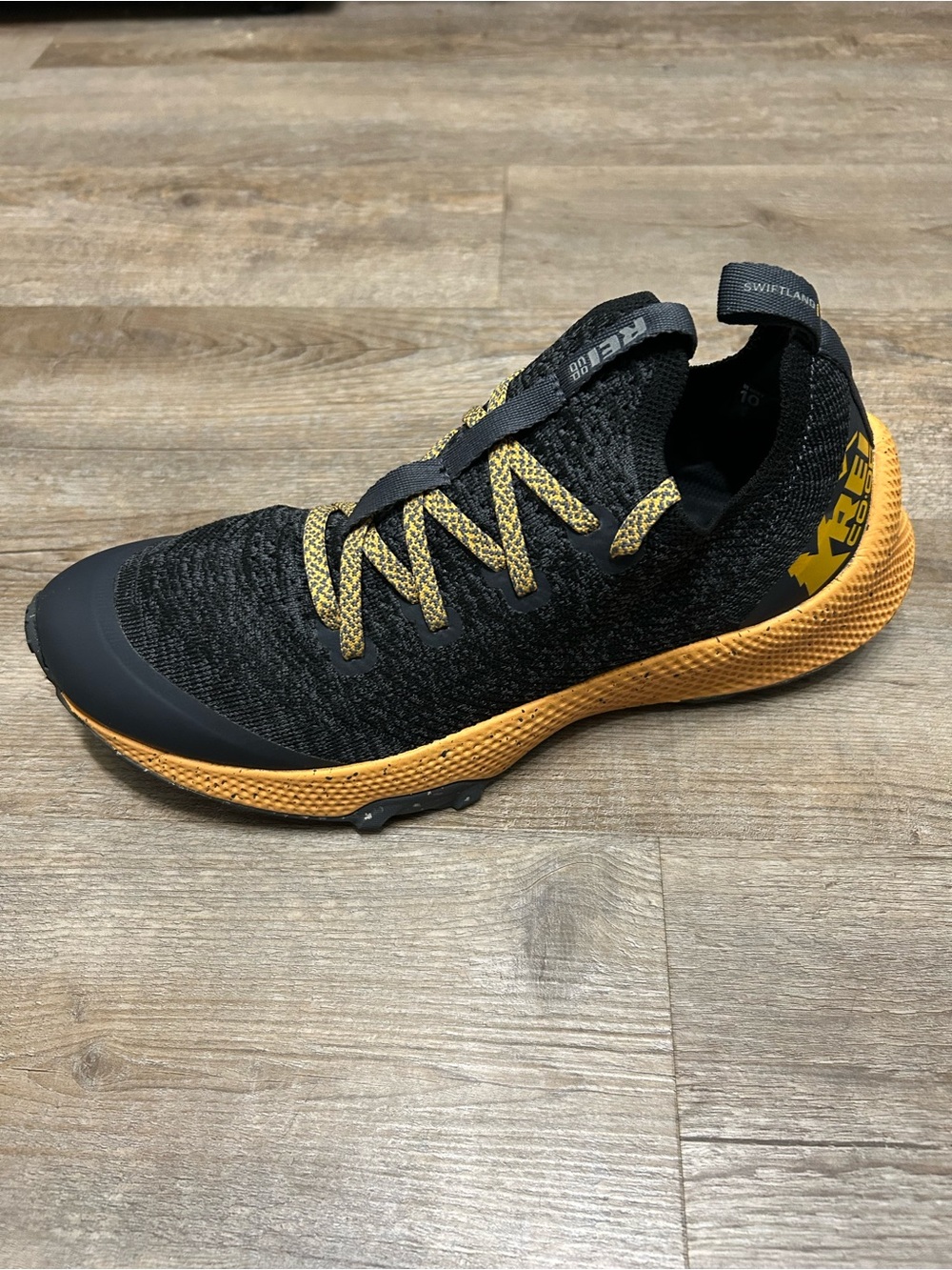 REI Co-op Swiftland MT Men’s Size 10 Black Yellow Knit Trail Sneakers Shoes - Picture 7 of 10